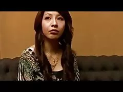 Selebriti istri menjadi kecanduan muda tuan rumah ...
